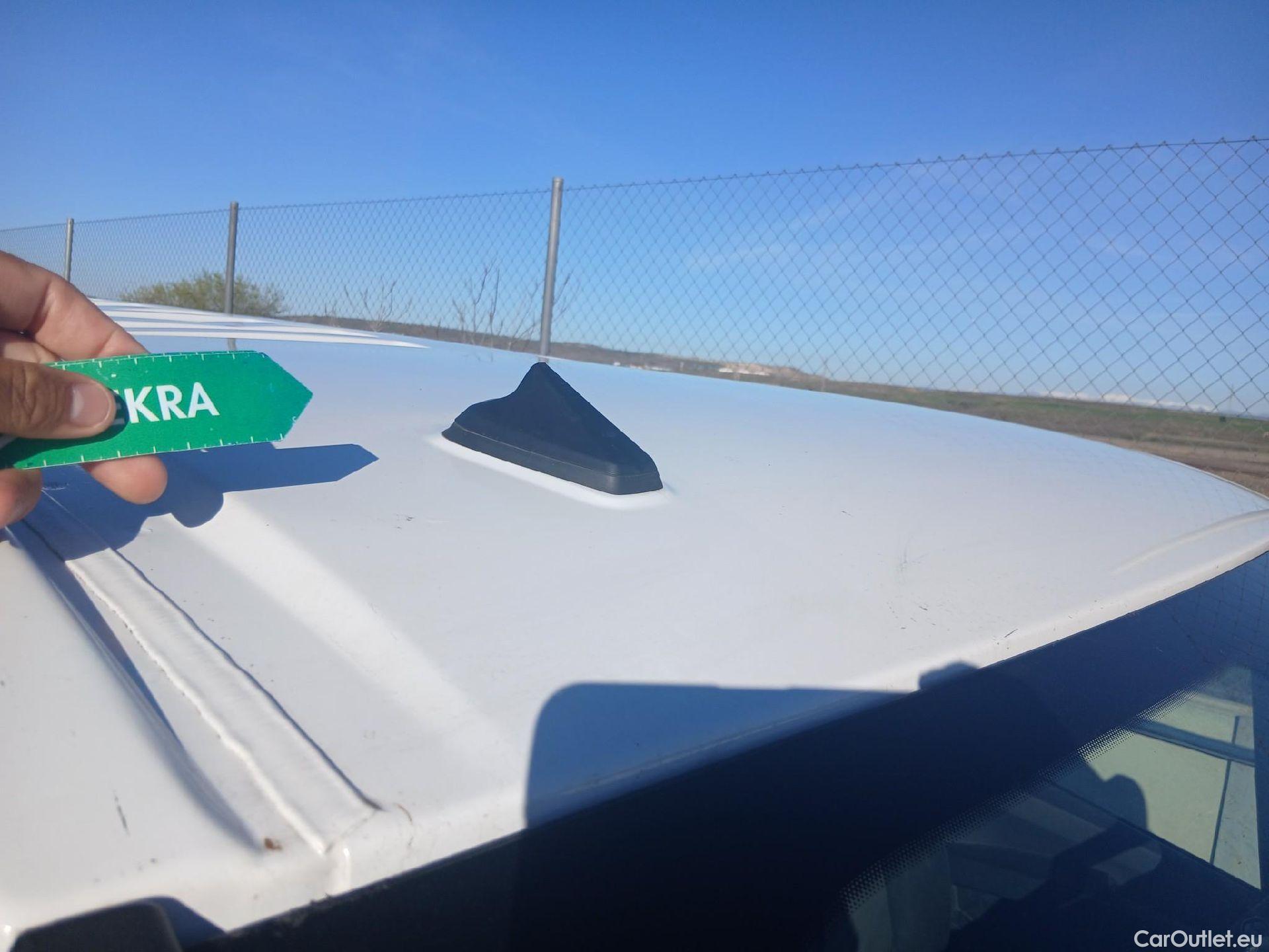  Renault  Trafic RENAULT  / 2021 / 4P / furgón Furgón L1H1 Blue dCi 96 Kw (130 CV) CUA #52