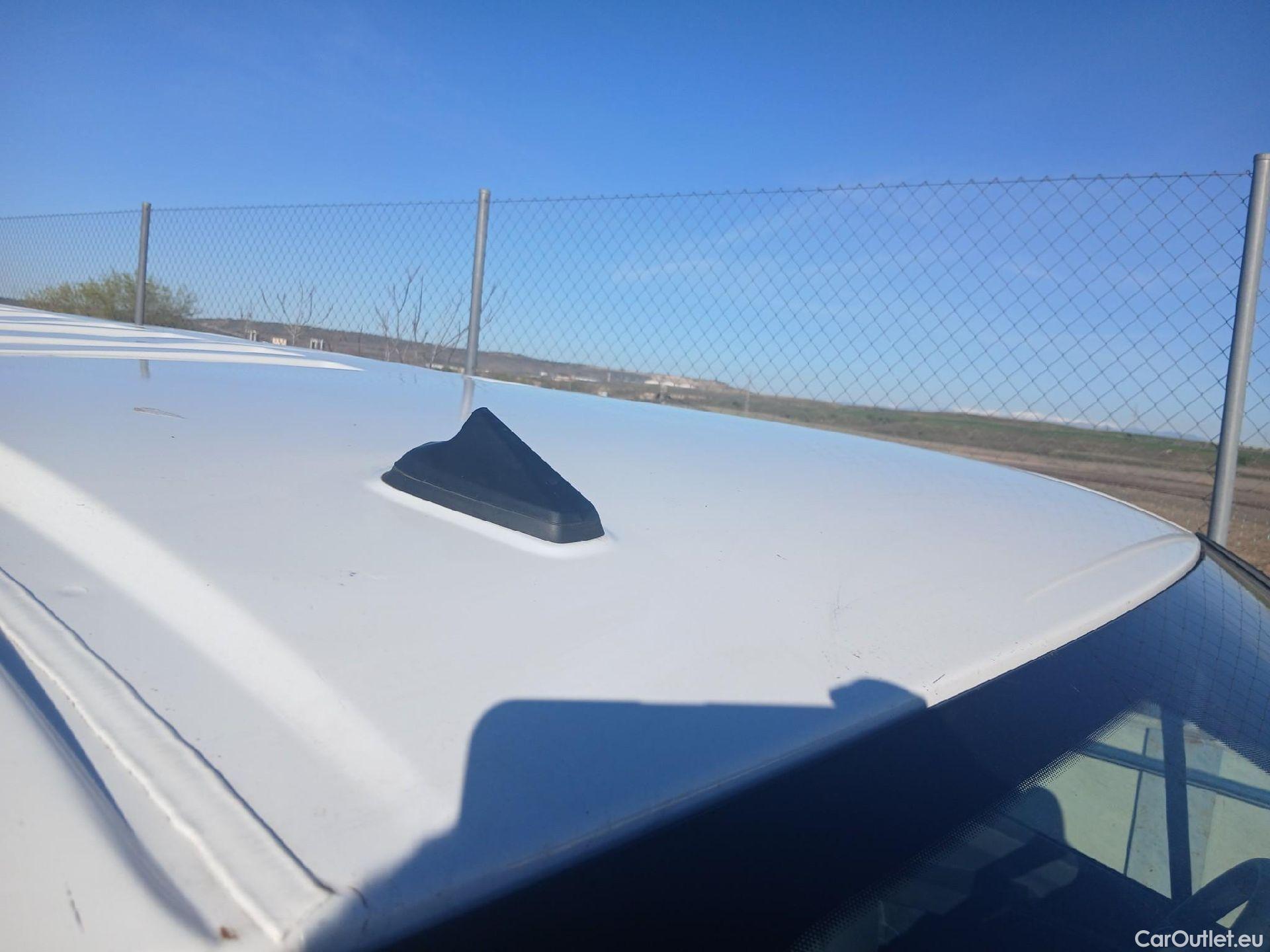  Renault  Trafic RENAULT  / 2021 / 4P / furgón Furgón L1H1 Blue dCi 96 Kw (130 CV) CUA #51