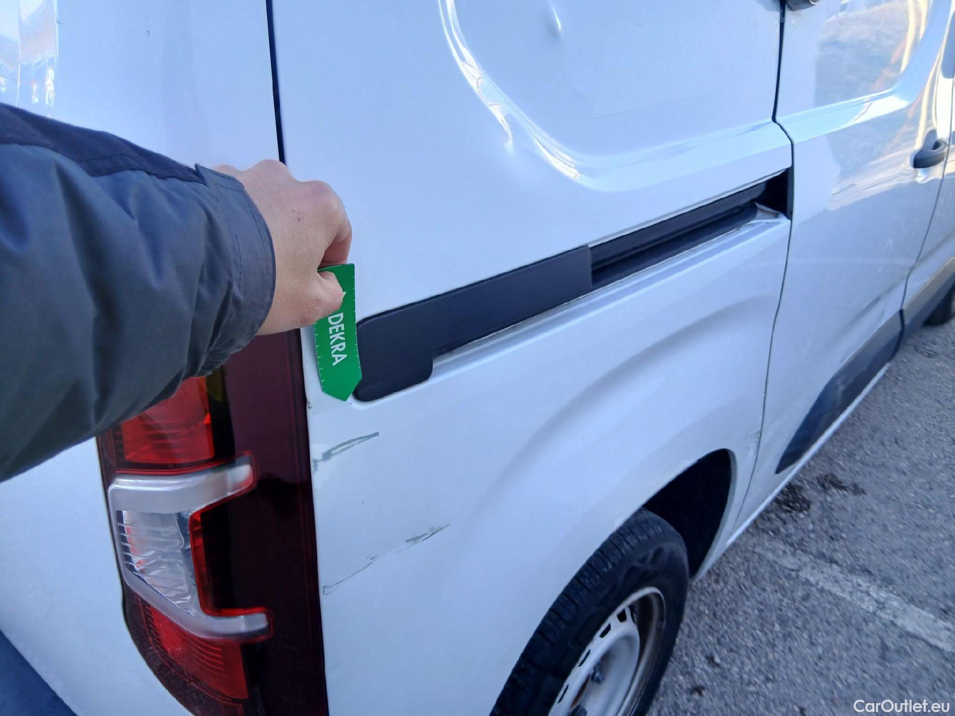  Opel  Combo OPEL  / 2018 / 3P / furgón derivado de turismo 1.5 TD 75kW (100CV) Express L H1 650kg #24