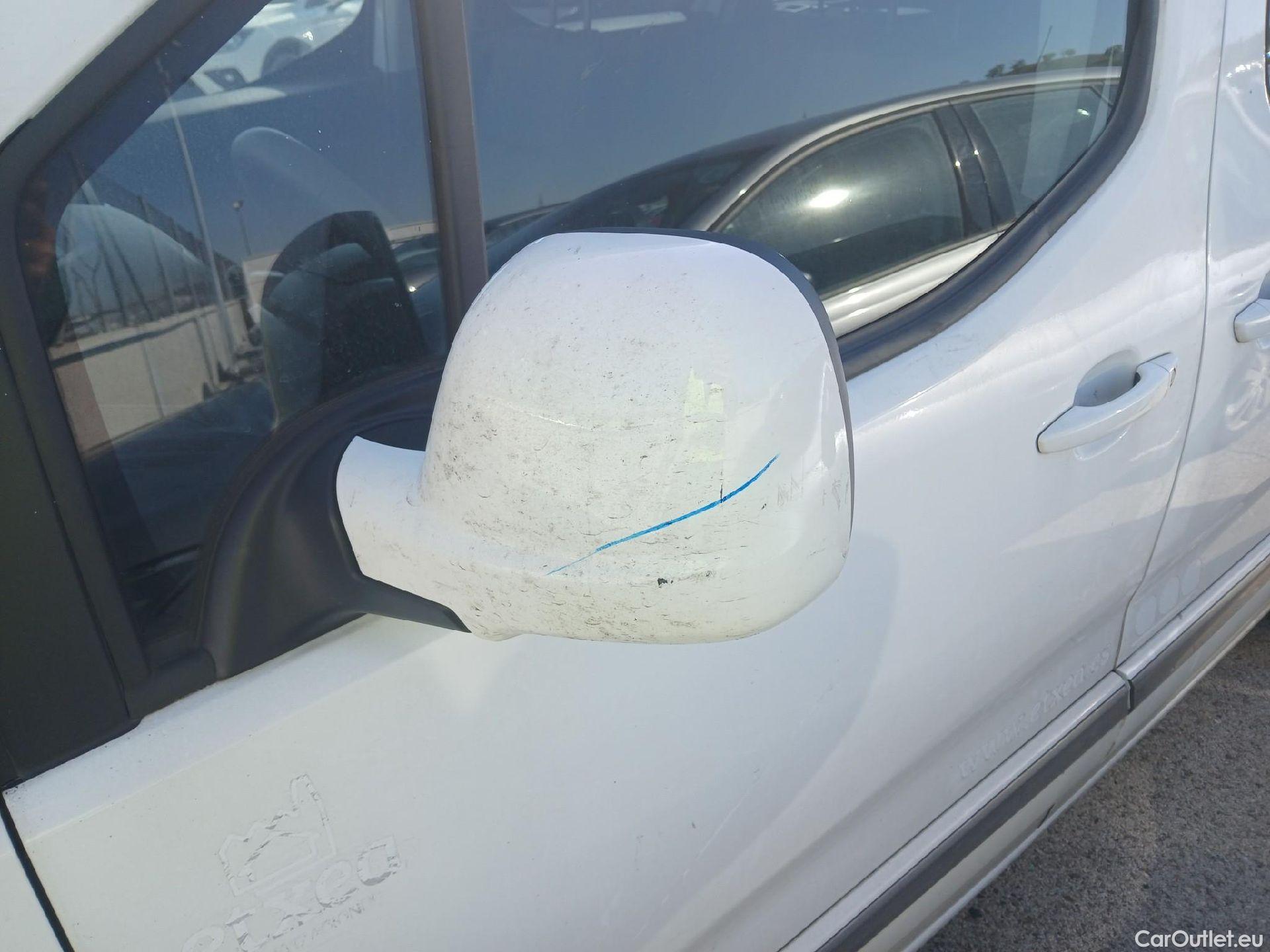  Toyota  Proace TOYOTA  City / 2020 / 5P / combi 1.5D 96kW (130CV) VX L2 7 PLAZAS #13