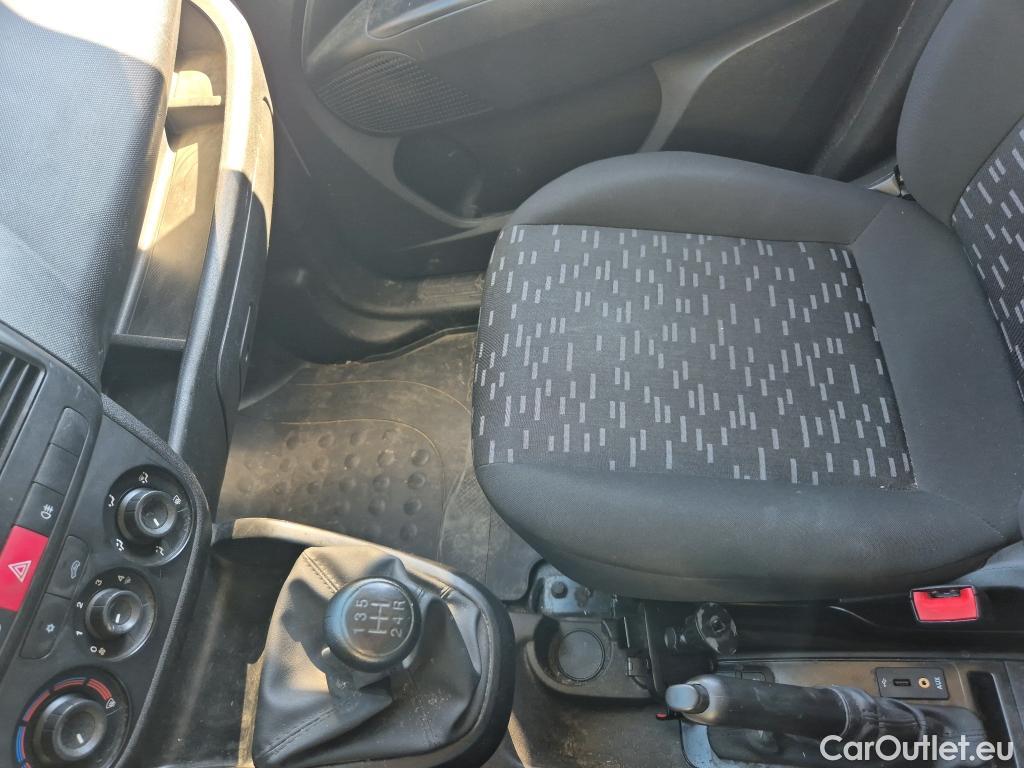  Opel  Combo OPEL  / 2012 / 3P / furgón derivado de turismo Cargo 1.3 CDTI 70kW (95CV) L1 H1 #64