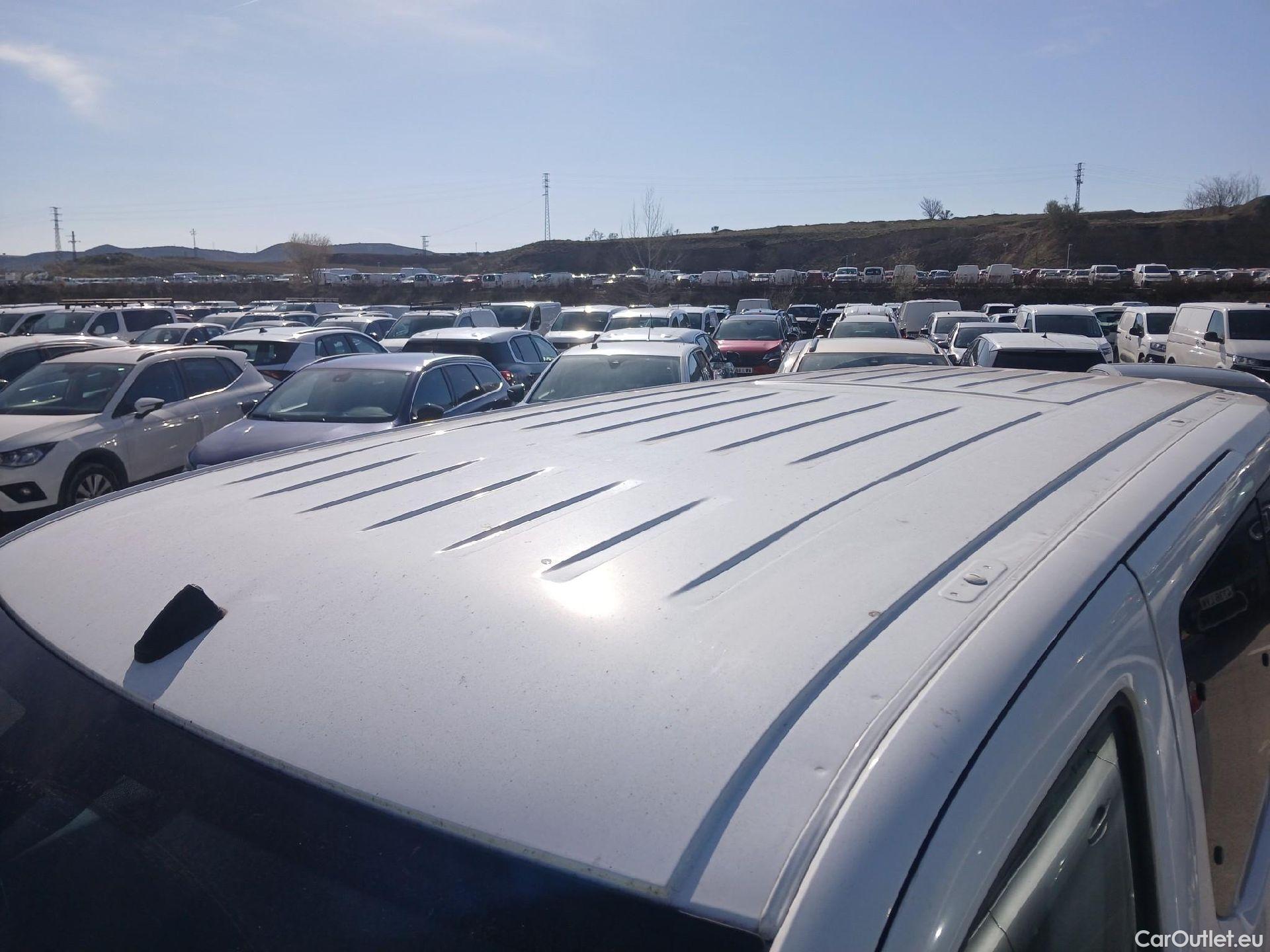  Toyota  Proace TOYOTA  City / 2020 / 5P / combi 1.5D 96kW (130CV) VX L2 7 PLAZAS #15