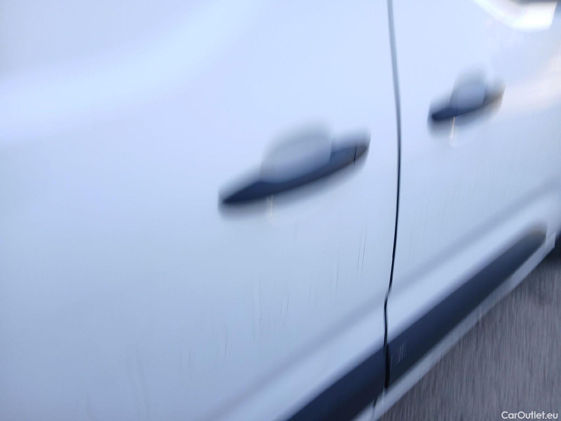  Opel  Combo OPEL  / 2018 / 3P / furgón derivado de turismo 1.5 TD 75kW (100CV) Express L H1 650kg #33