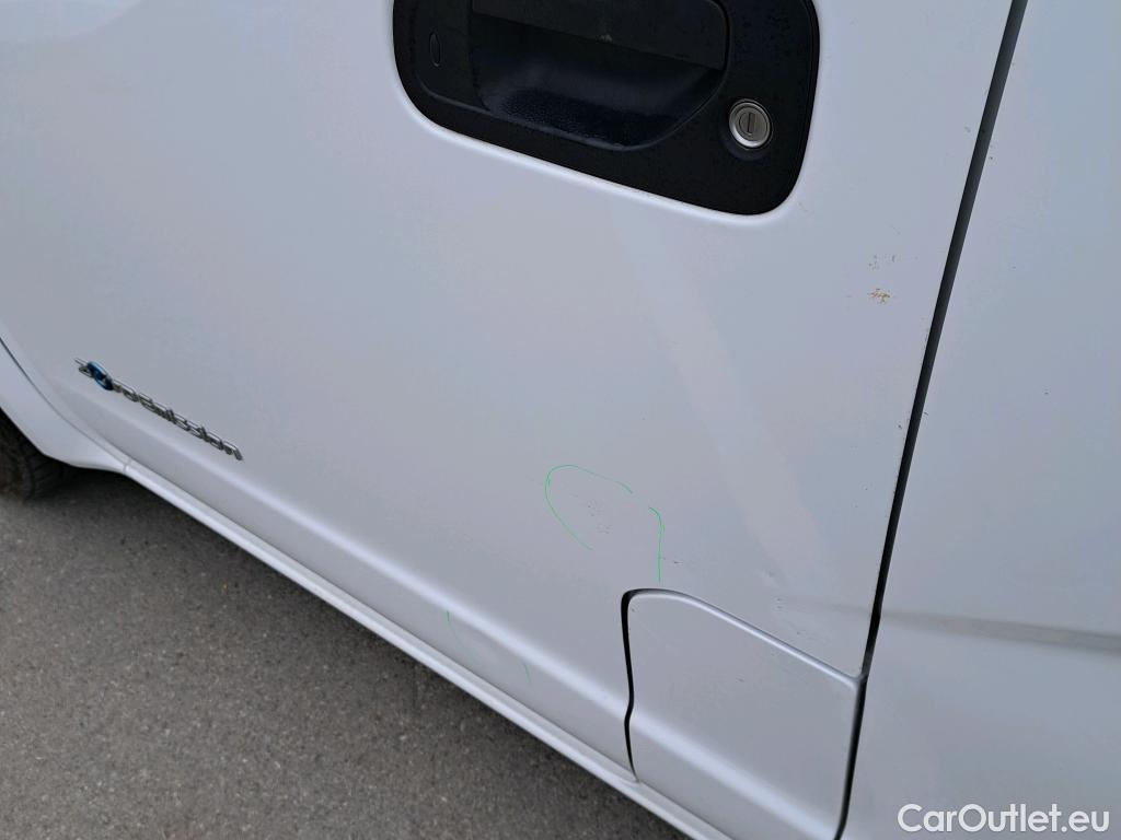  Nissan  NV200 NISSAN e- / 2009 / 5P / combi Combi 5 40 kWh PROFESIONAL #9