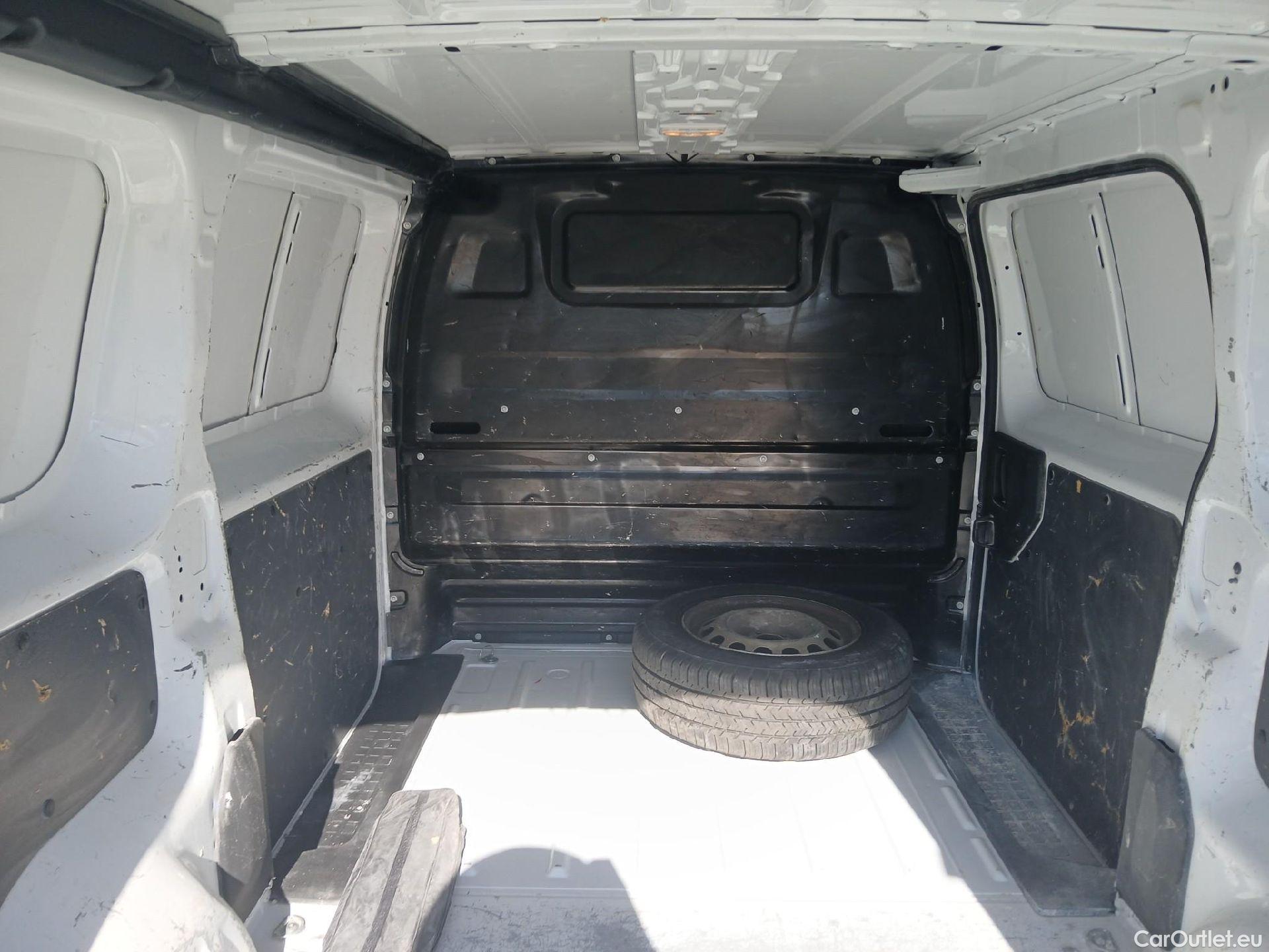  Citroen  Jumpy CITROEN  / 2016 / 4P / furgón Talla M BlueHDi 120 S&S 6v Control #13