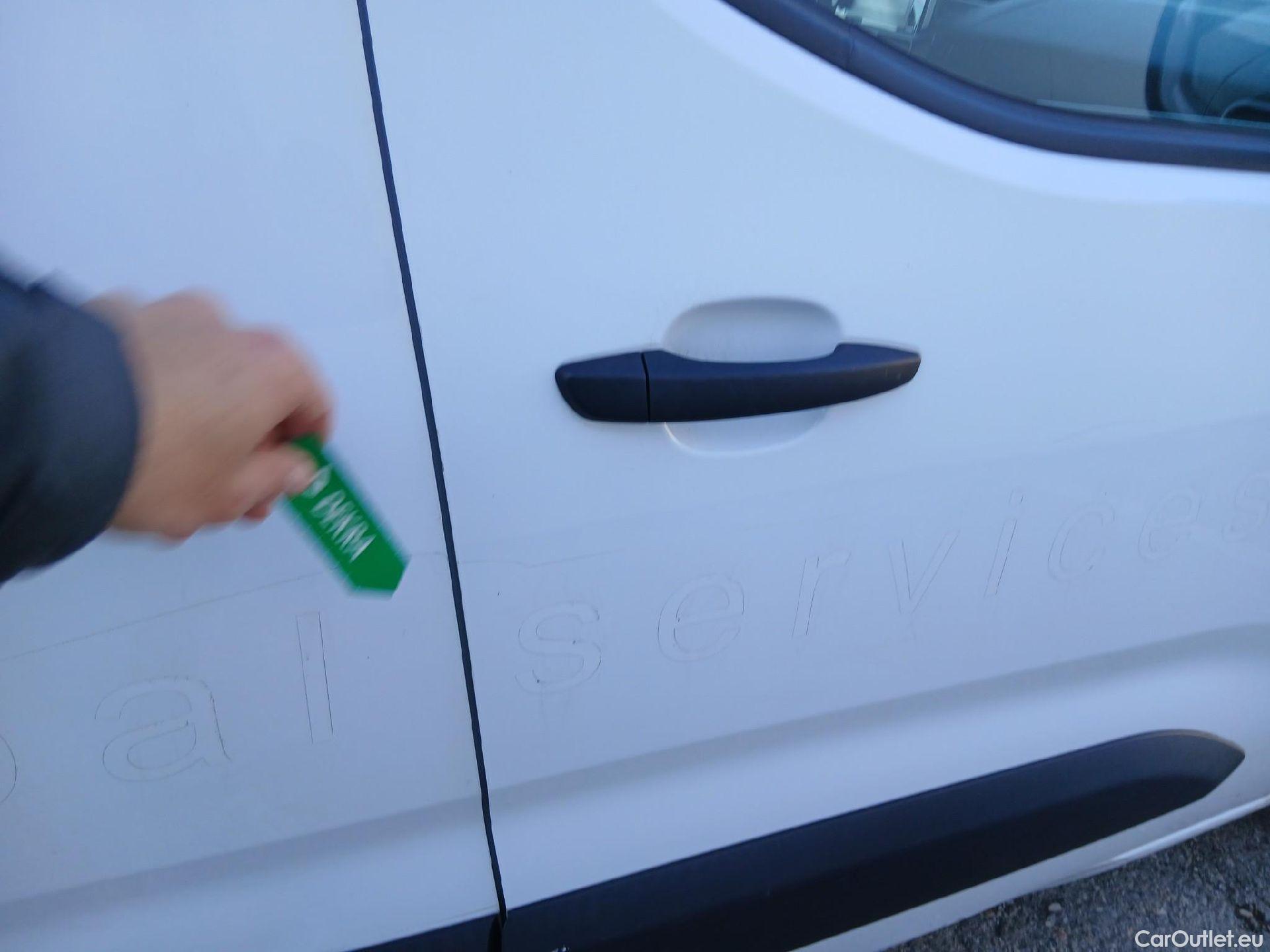  Opel  Combo OPEL  / 2018 / 3P / furgón derivado de turismo 1.5 TD 75kW (100CV) Express L H1 650kg #36