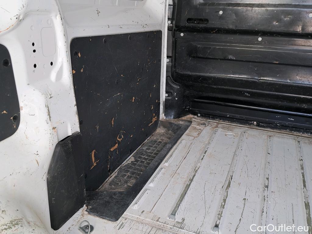  Peugeot  Expert PEUGEOT  / 2016 / 4P / furgón Furgón Premium 1.5 BlueHDi 100 Standard (AC) #18