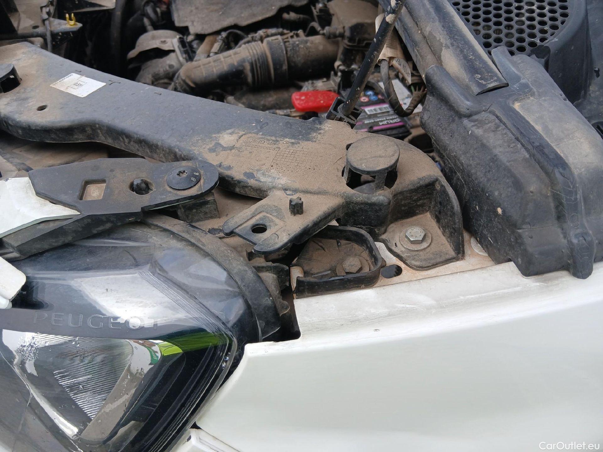  Peugeot  RIFTER PEUGEOT  / 2018 / 4P / combi Active Standard BlueHDi 73kW (IND) #14