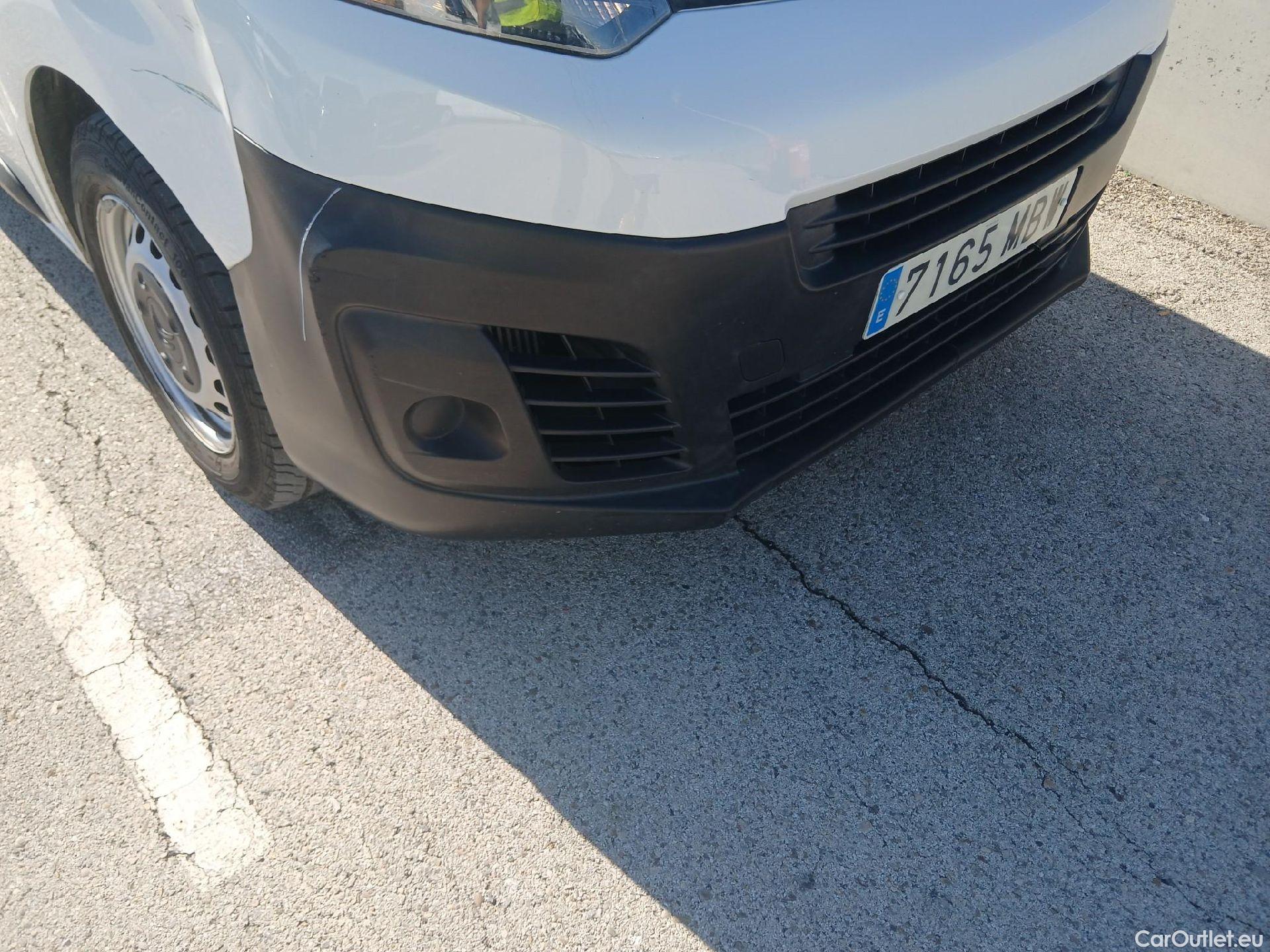  Citroen  Jumpy CITROEN  / 2016 / 4P / furgón Talla M BlueHDi 120 S&S 6v Control #19