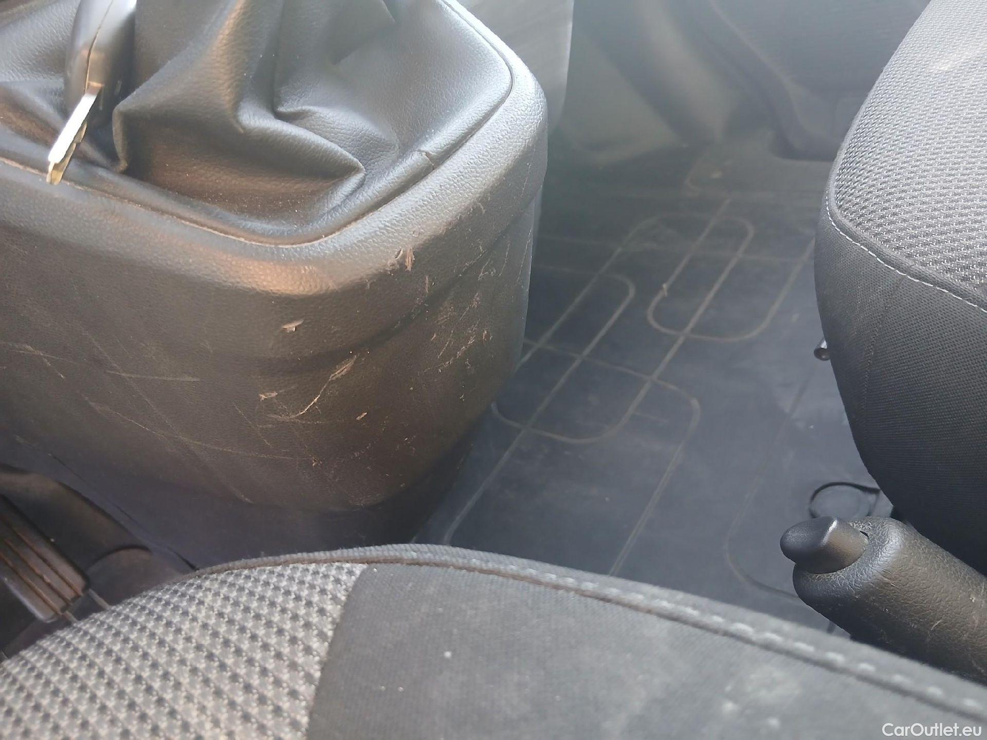  Renault  Trafic RENAULT  / 2021 / 4P / furgón Furgón L1H1 Blue dCi 96 Kw (130 CV) CUA #16