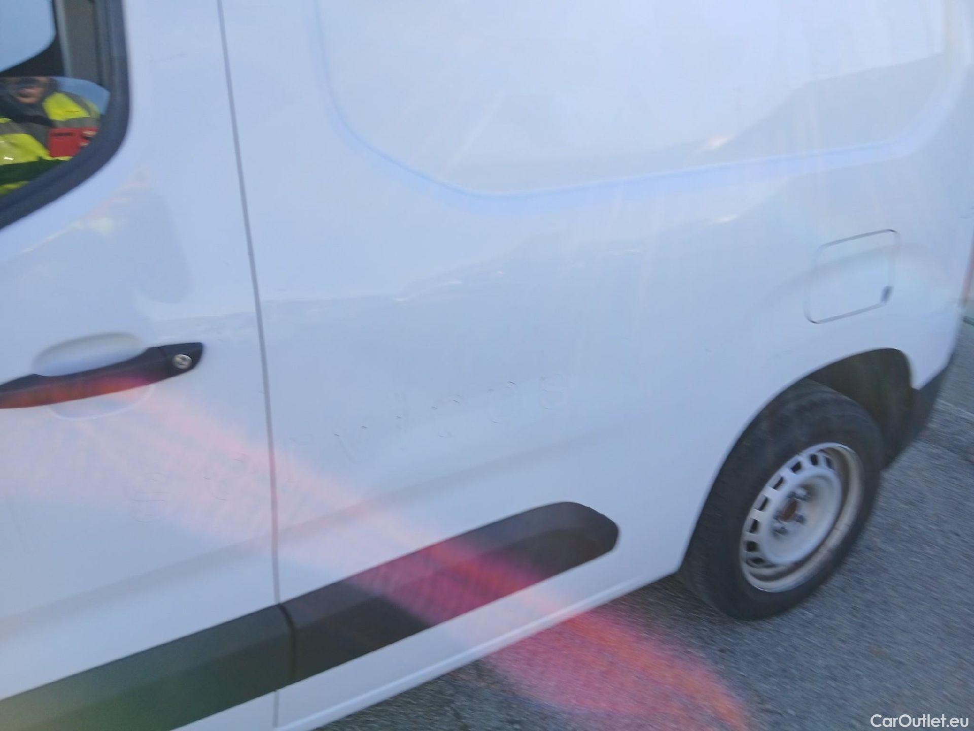  Opel  Combo OPEL  / 2018 / 3P / furgón derivado de turismo 1.5 TD 75kW (100CV) Express L H1 650kg #9