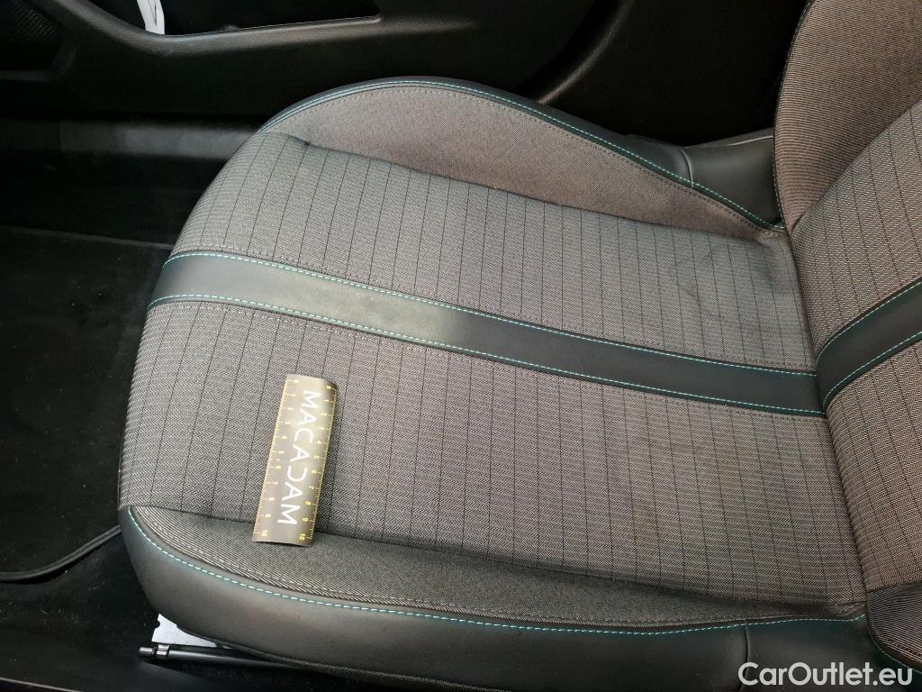  Peugeot  2008  Allure Business 1.5 HDi 130CV BVA8 E6d #11