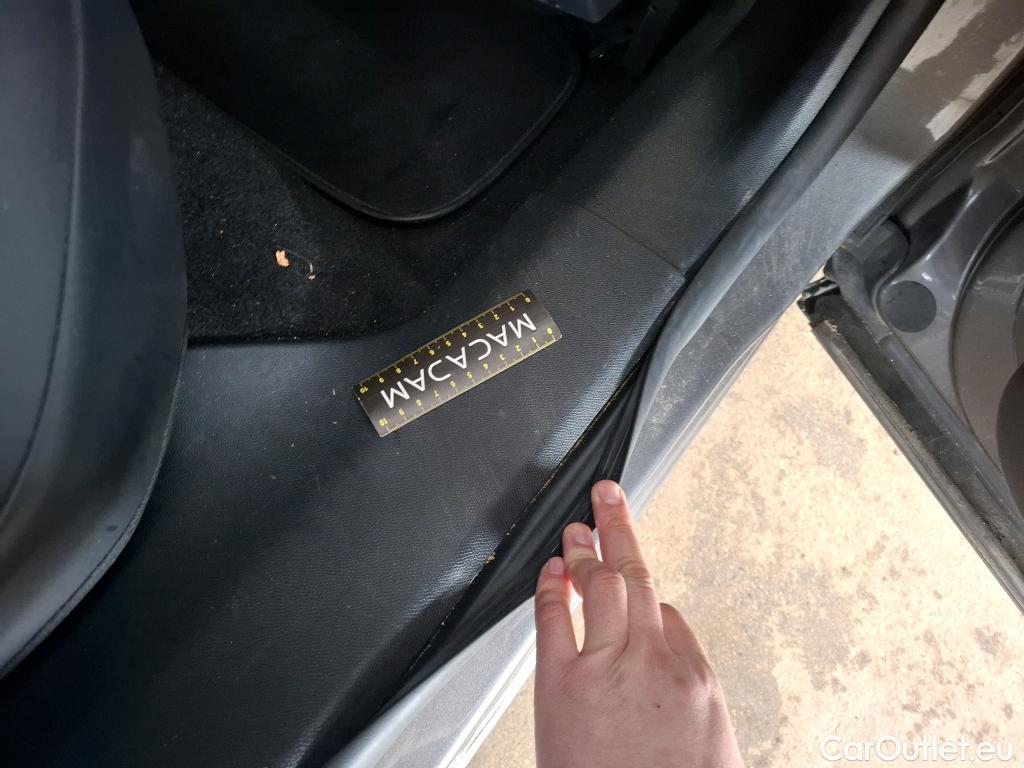  Peugeot  2008  Allure Business 1.5 HDi 130CV BVA8 E6d #2