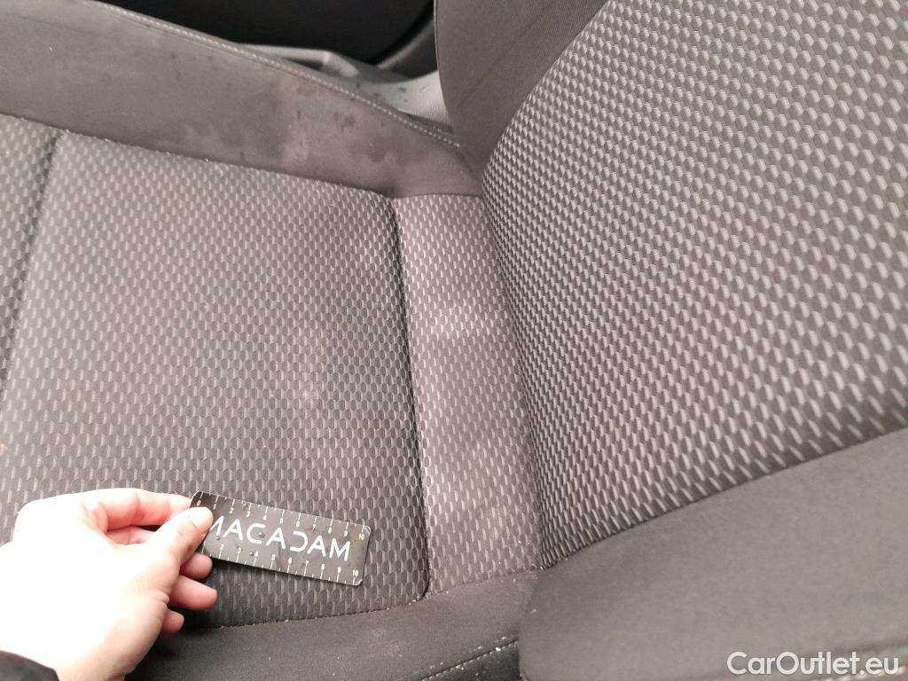  Volkswagen  Golf  VOLKSWAGEN / 2016 / 5P / berlina con portón Last Edition 1.6 TDI 85kW (115CV) #7