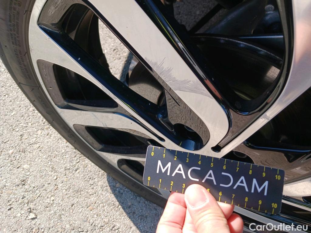  Bmw  I3  BMW / 2017 / 5P / berlina con portón 120ah #4