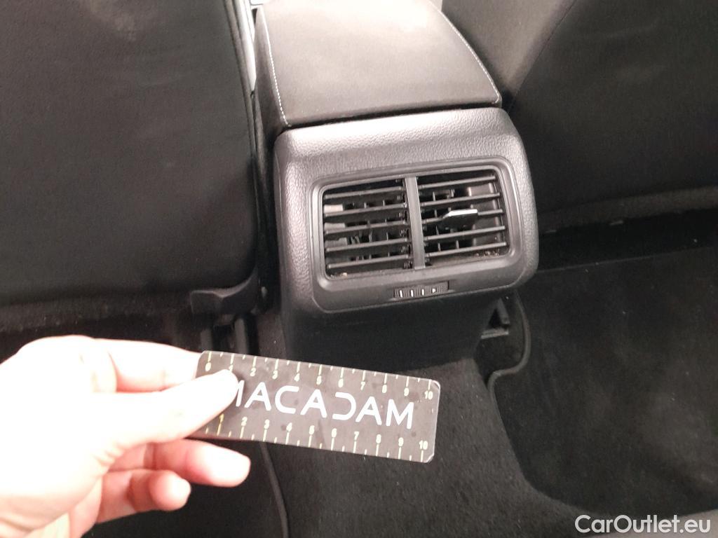  Volkswagen  Golf  VOLKSWAGEN / 2016 / 5P / berlina con portón Last Edition 1.6 TDI 85kW (115CV) #10