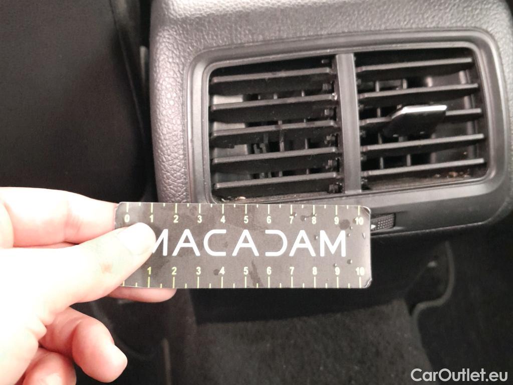  Volkswagen  Golf  VOLKSWAGEN / 2016 / 5P / berlina con portón Last Edition 1.6 TDI 85kW (115CV) #11