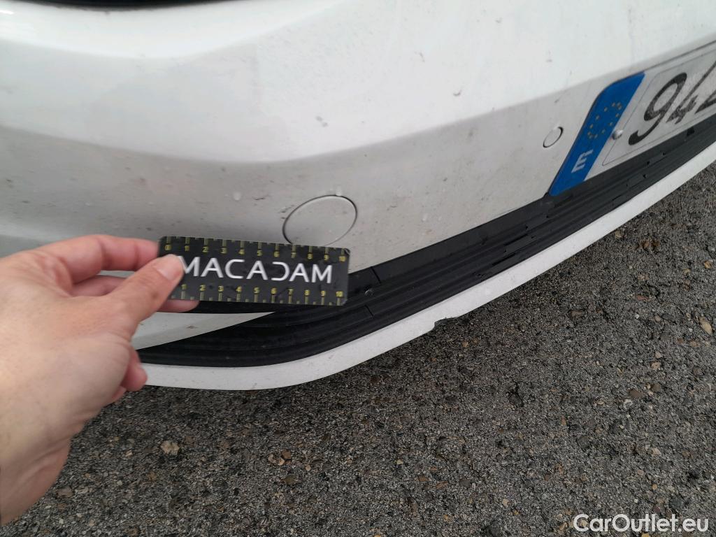  Volkswagen  Golf  VOLKSWAGEN / 2016 / 5P / berlina con portón Last Edition 1.6 TDI 85kW (115CV) #14