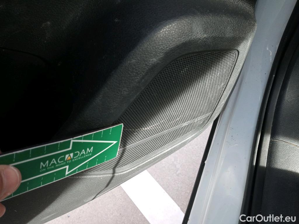  Audi  Q2 AUDI  / 2016 / 5P / todoterreno Design 30 TFSI 85kW (116CV) #16