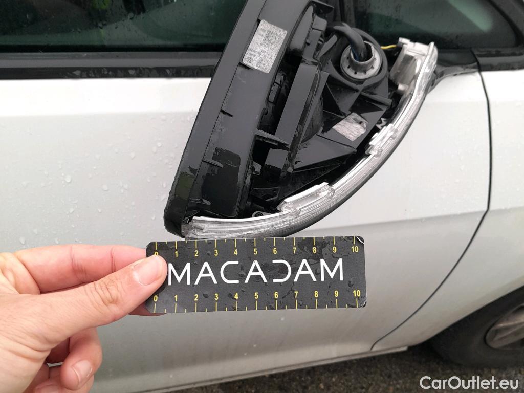  Volkswagen  Golf  VOLKSWAGEN / 2016 / 5P / berlina con portón Last Edition 1.6 TDI 85kW (115CV) #9