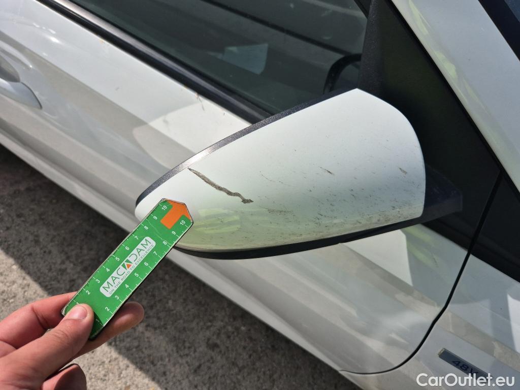  Hyundai  i20 HYUNDAI  / 2020 / 5P / berlina con portón 1.0 TGDI 74kW (100CV) 48V Essence #37