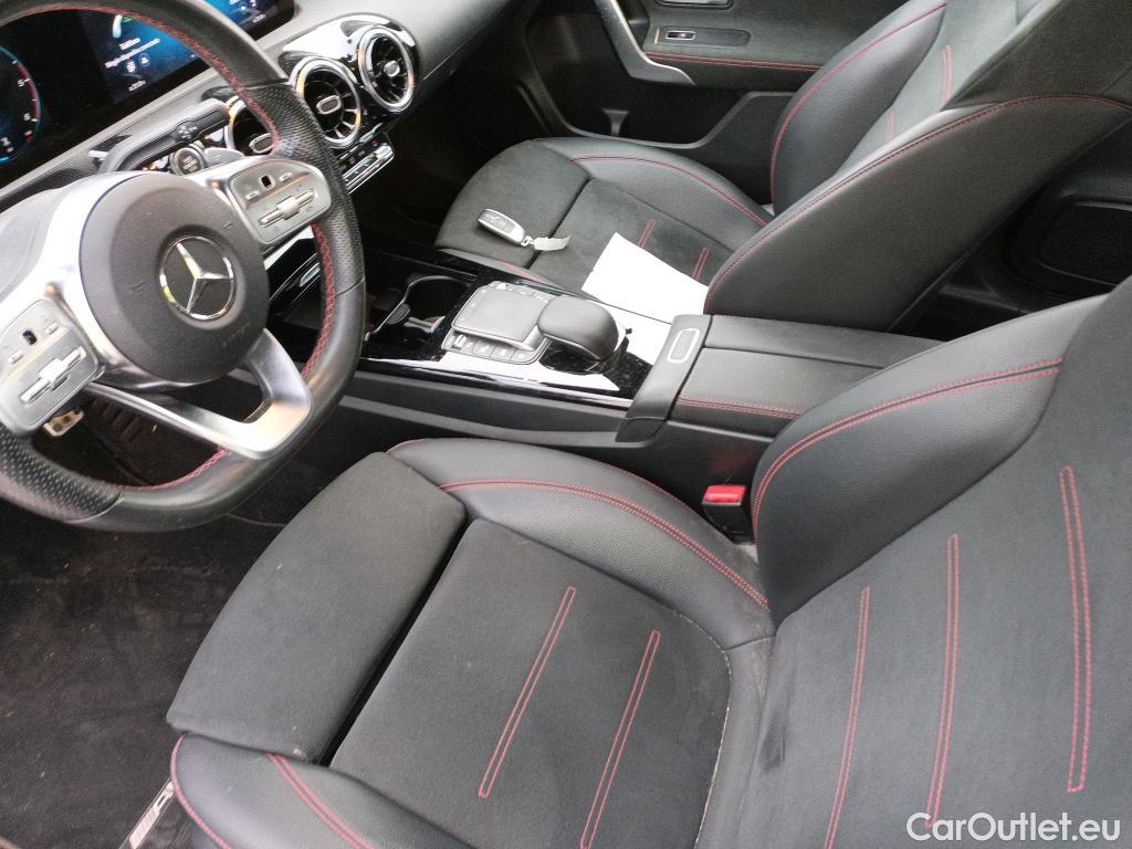  Mercedes  A-Klasse MERCEDES-BENZ Clase A / 2018 / 5P / berlina con portón A 200 d #16