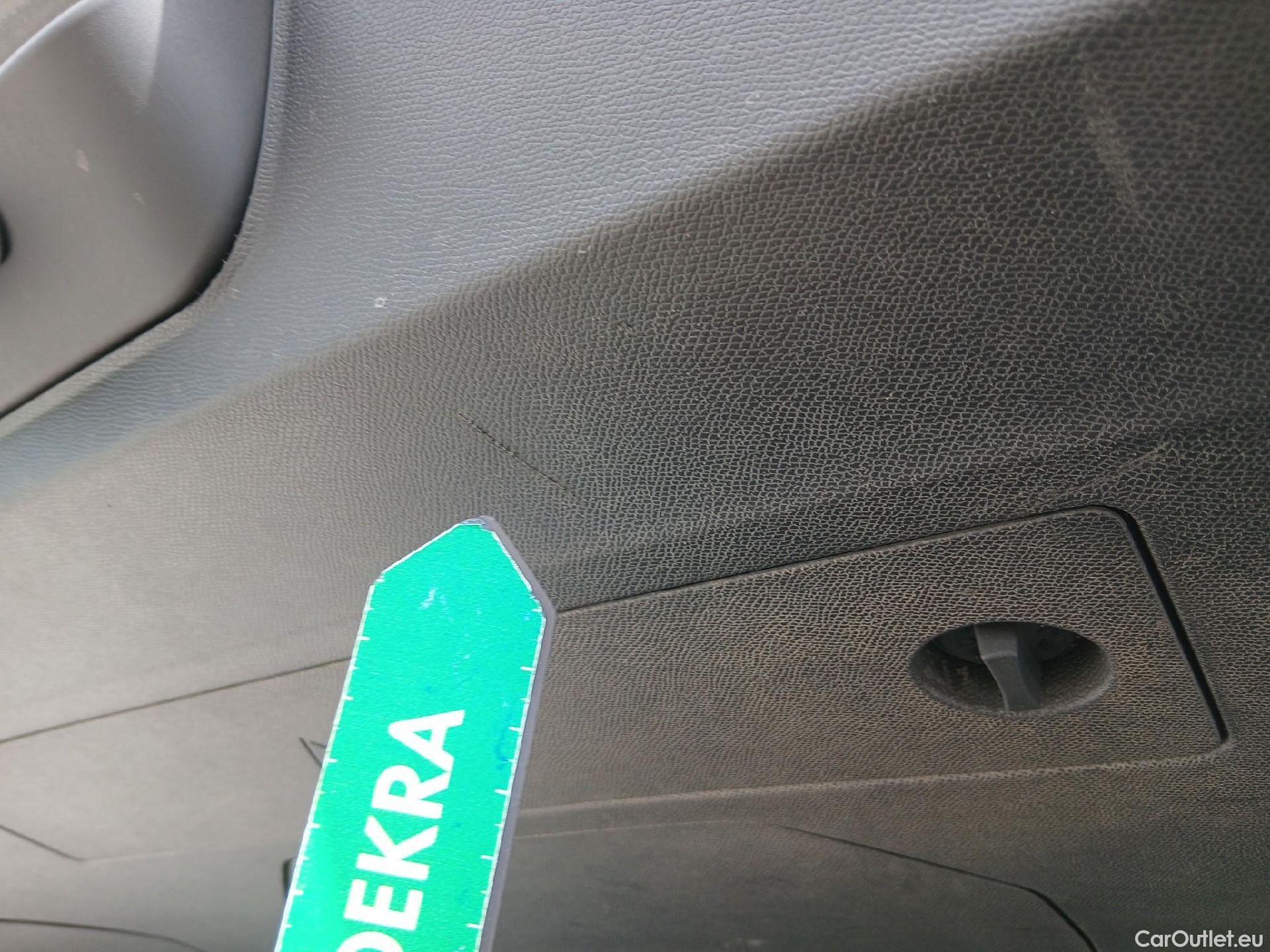  DS  DS7 DS DS 7 Crossback / 2017 / 5P / todoterreno BlueHDi DE 96kW (130CV) BE CHIC (AC) #8