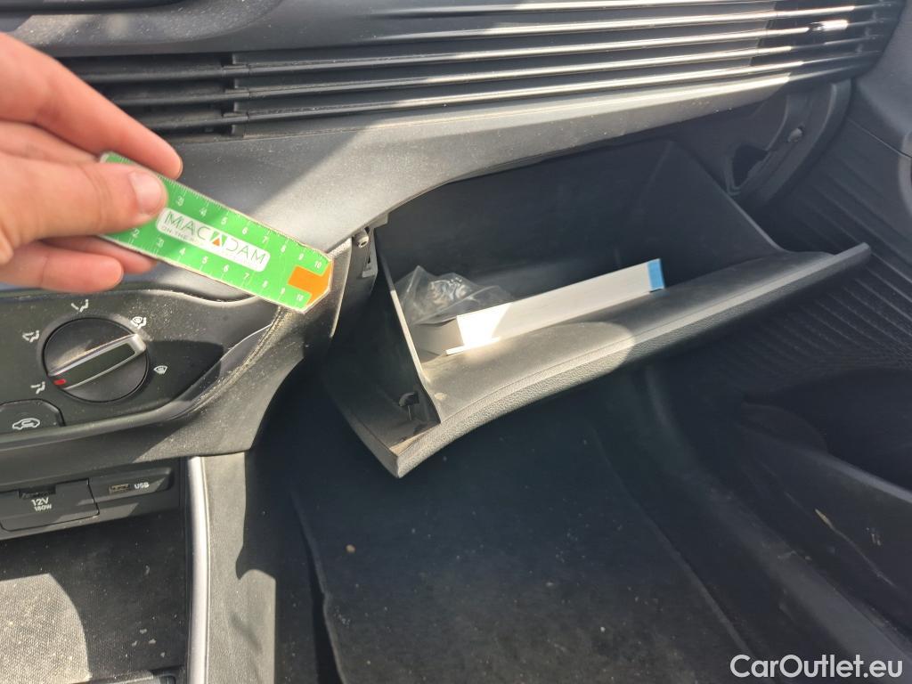  Hyundai  i20 HYUNDAI  / 2020 / 5P / berlina con portón 1.0 TGDI 74kW (100CV) 48V Essence #2