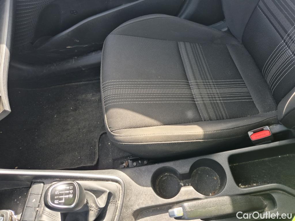  Hyundai  i20 HYUNDAI  / 2020 / 5P / berlina con portón 1.0 TGDI 74kW (100CV) 48V Essence #4