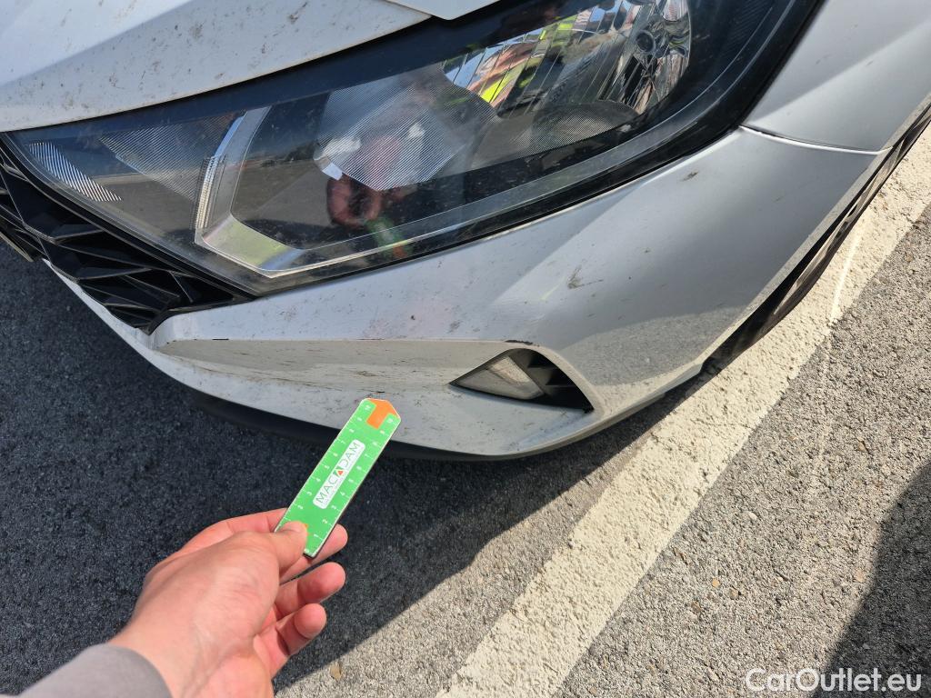  Hyundai  i20 HYUNDAI  / 2020 / 5P / berlina con portón 1.0 TGDI 74kW (100CV) 48V Essence #24