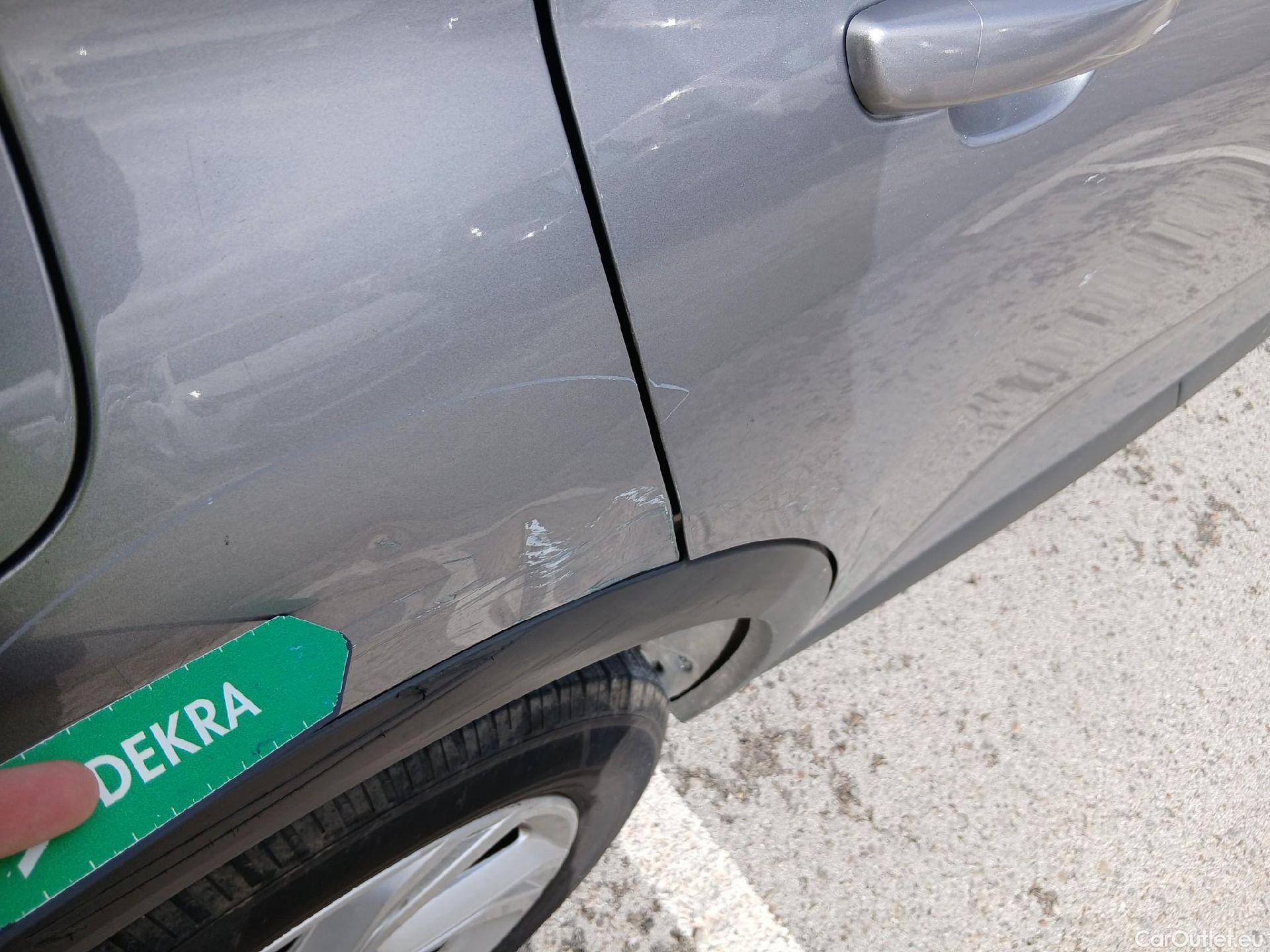  DS  DS7 DS DS 7 Crossback / 2017 / 5P / todoterreno BlueHDi DE 96kW (130CV) BE CHIC (AC) #41