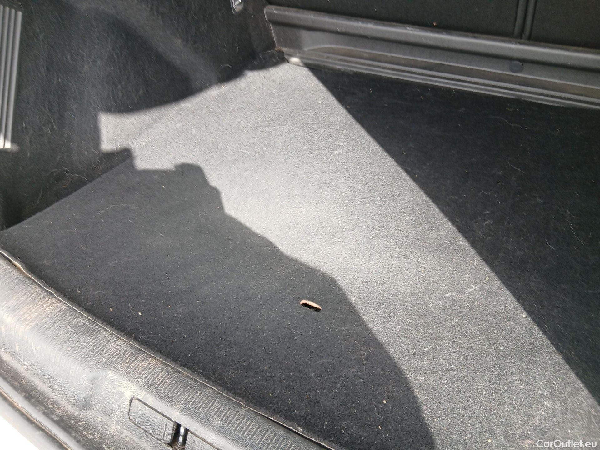  DS  DS7 DS DS 7 Crossback / 2017 / 5P / todoterreno BlueHDi DE 96kW (130CV) BE CHIC (AC) #9