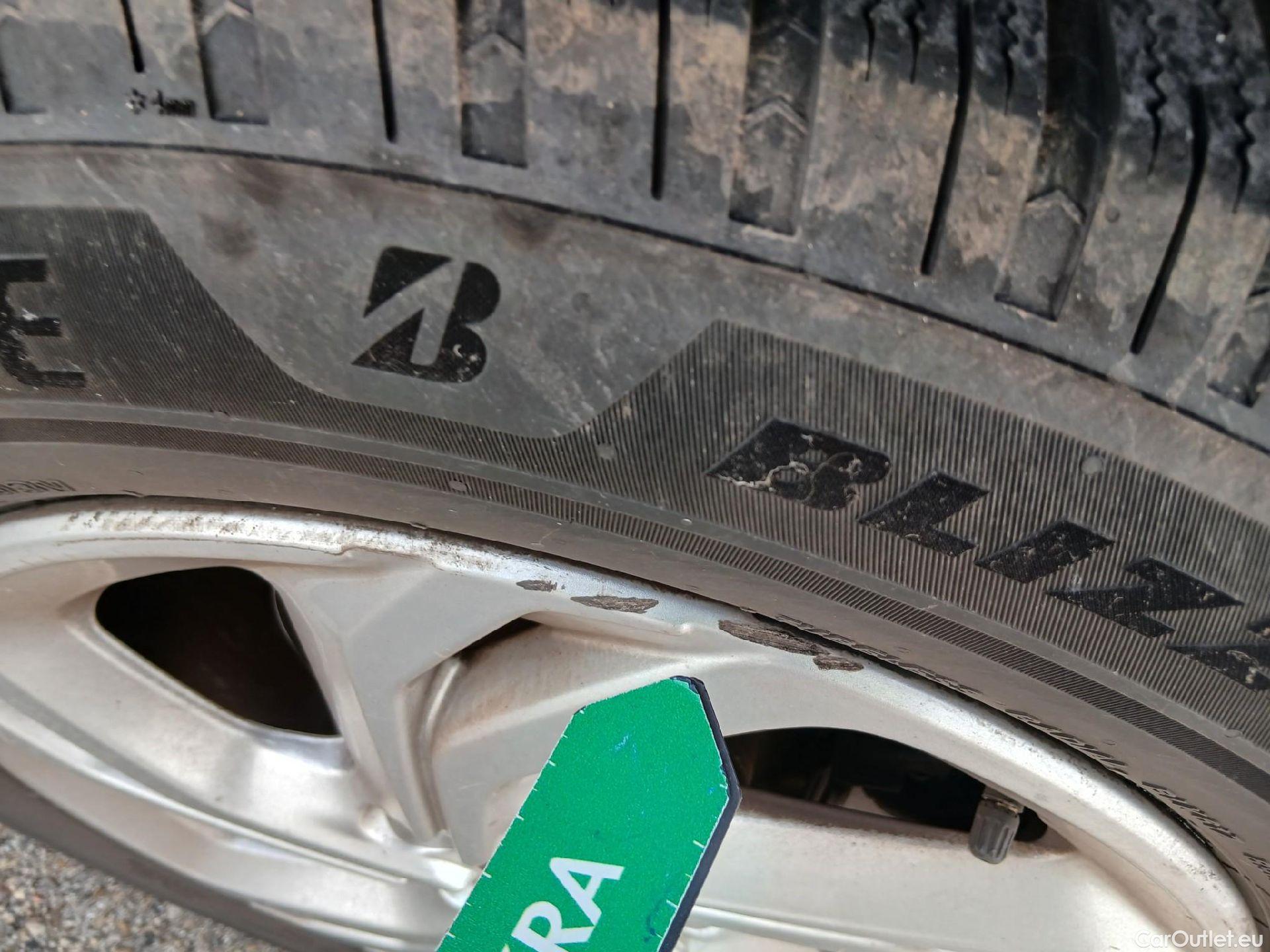  DS  DS7 DS DS 7 Crossback / 2017 / 5P / todoterreno BlueHDi DE 96kW (130CV) BE CHIC (AC) #5