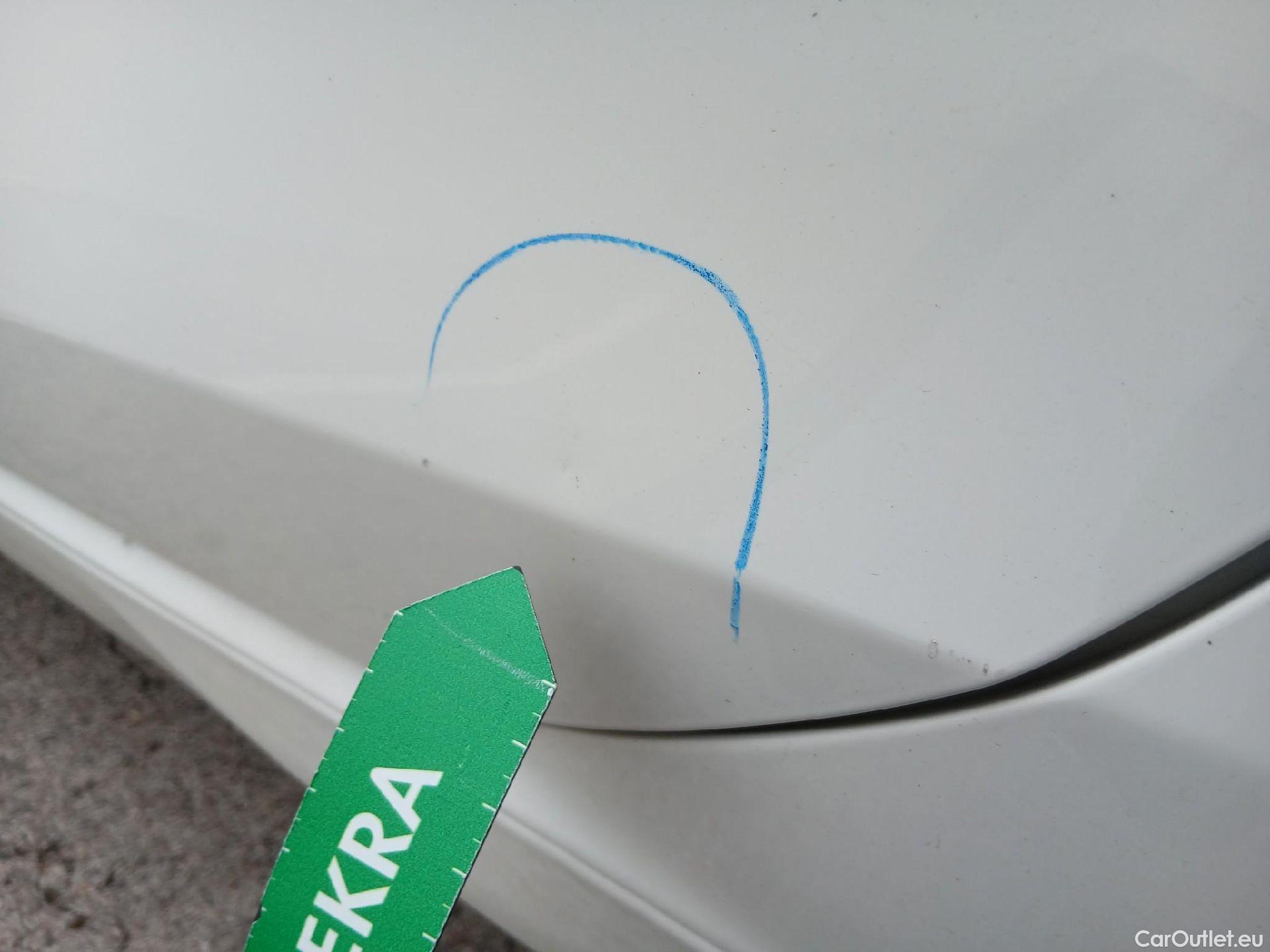  Volkswagen  Golf  VOLKSWAGEN / 2020 / 5P / berlina con portón Life 1.0 eTSI 81kW (110CV) DSG #16