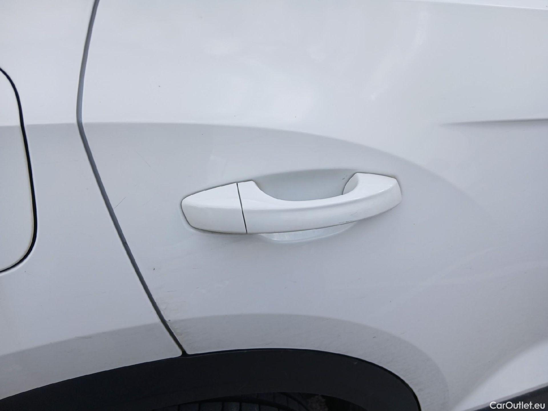  Volkswagen  T-ROC VOLKSWAGEN  / 2017 / 5P / todoterreno Advance 2.0 TDI 85kW (115CV) #39