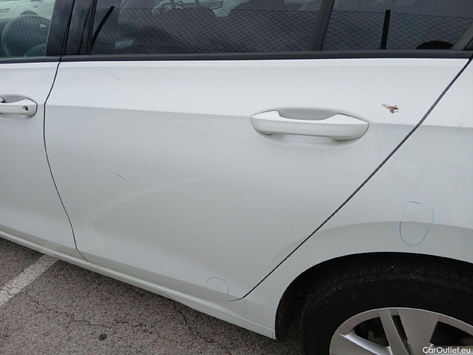  Volkswagen  Golf  VOLKSWAGEN / 2020 / 5P / berlina con portón Life 1.0 eTSI 81kW (110CV) DSG #15