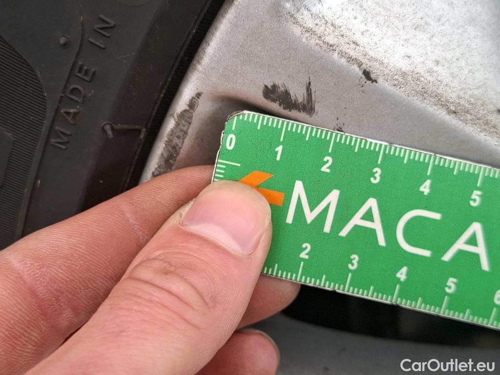  Bmw  Serie 1 BMW Série 1 / 2019 / 5P / Berline 1.5 116D DKG7 Business Design #17