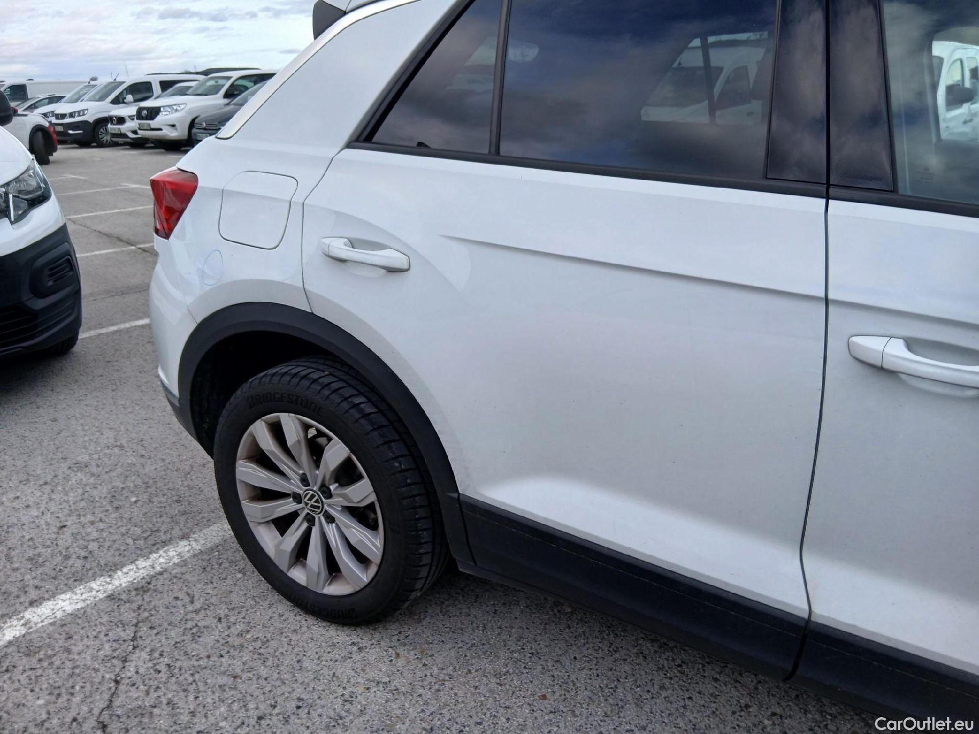  Volkswagen  T-ROC VOLKSWAGEN  / 2017 / 5P / todoterreno Advance 2.0 TDI 85kW (115CV) #38