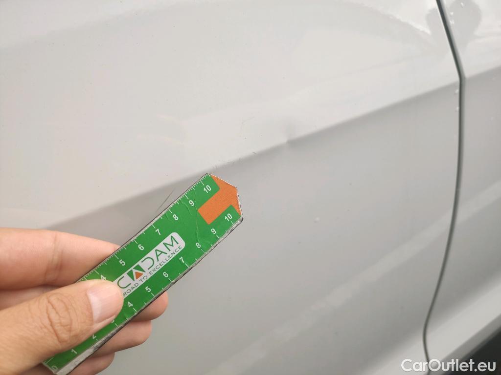  Volkswagen  T-CROSS VOLKSWAGEN  / 2018 / 5P / todoterreno Edition 1.0 TSI 70kW (95CV) #4