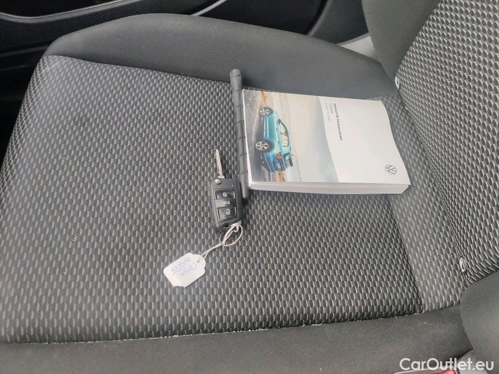  Volkswagen  T-CROSS VOLKSWAGEN  / 2018 / 5P / todoterreno Edition 1.0 TSI 70kW (95CV) #1