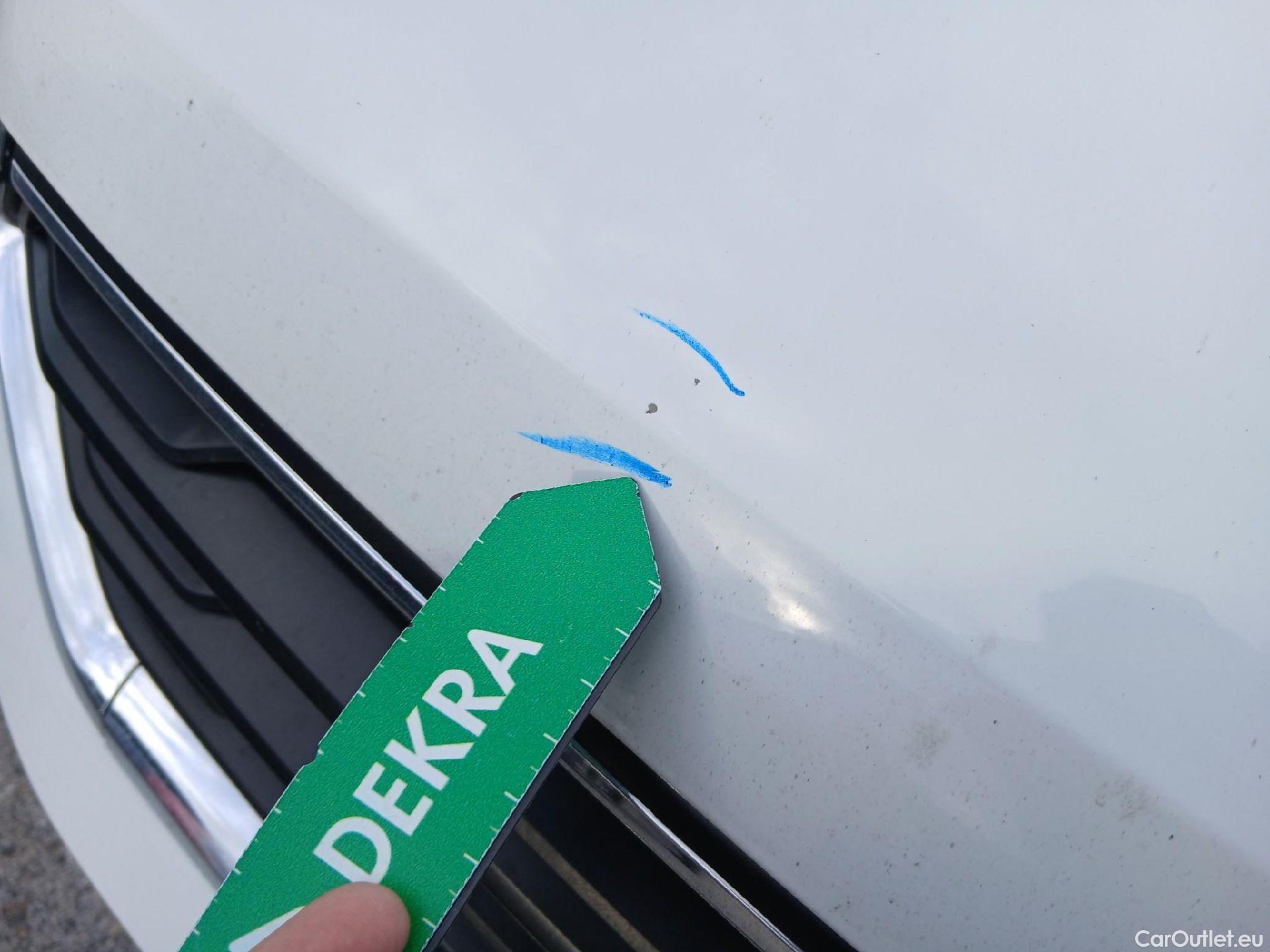  Volkswagen  T-ROC VOLKSWAGEN  / 2017 / 5P / todoterreno Advance 2.0 TDI 85kW (115CV) #2