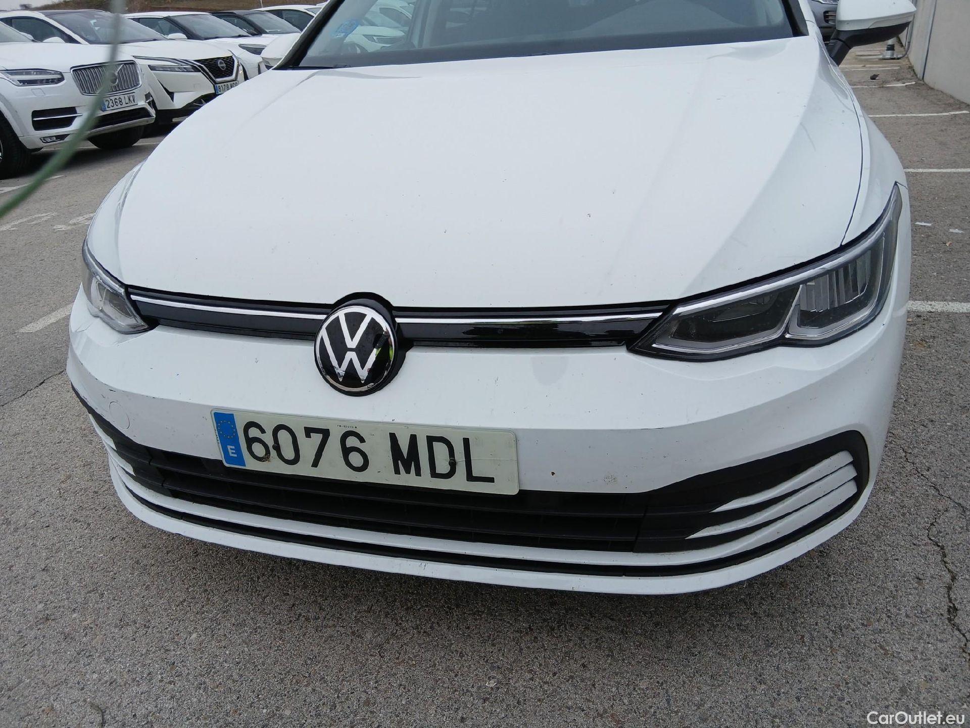  Volkswagen  Golf  VOLKSWAGEN / 2020 / 5P / berlina con portón Life 1.0 eTSI 81kW (110CV) DSG #4