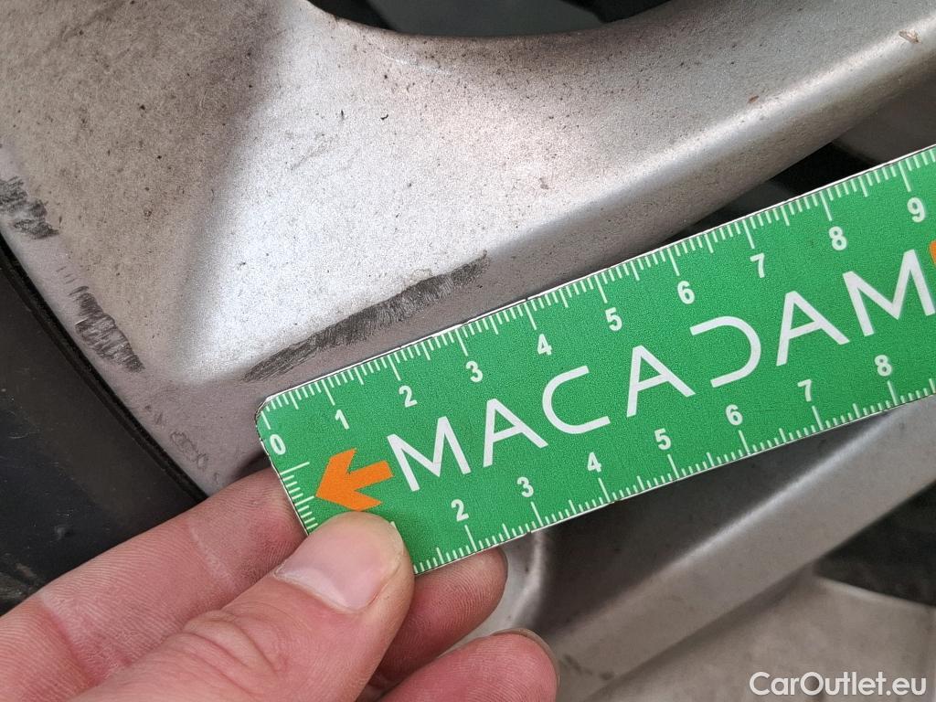  Bmw  Serie 1 BMW Série 1 / 2019 / 5P / Berline 1.5 116D DKG7 Business Design #23