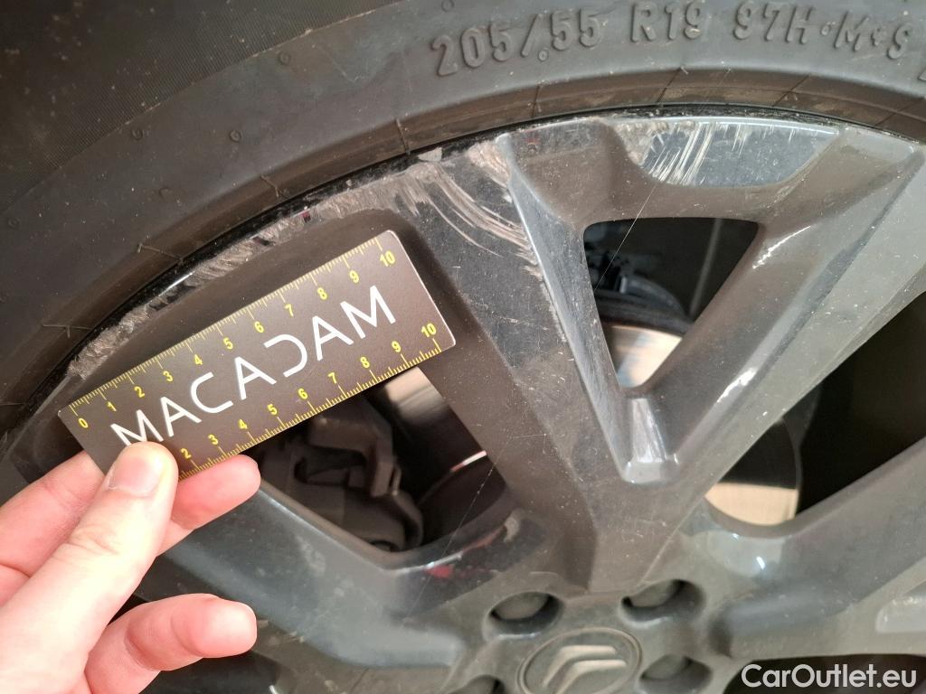  Citroen  C5  Aircross Shine Pack 1.6 PureTech 180CV BVA8 E6d #9