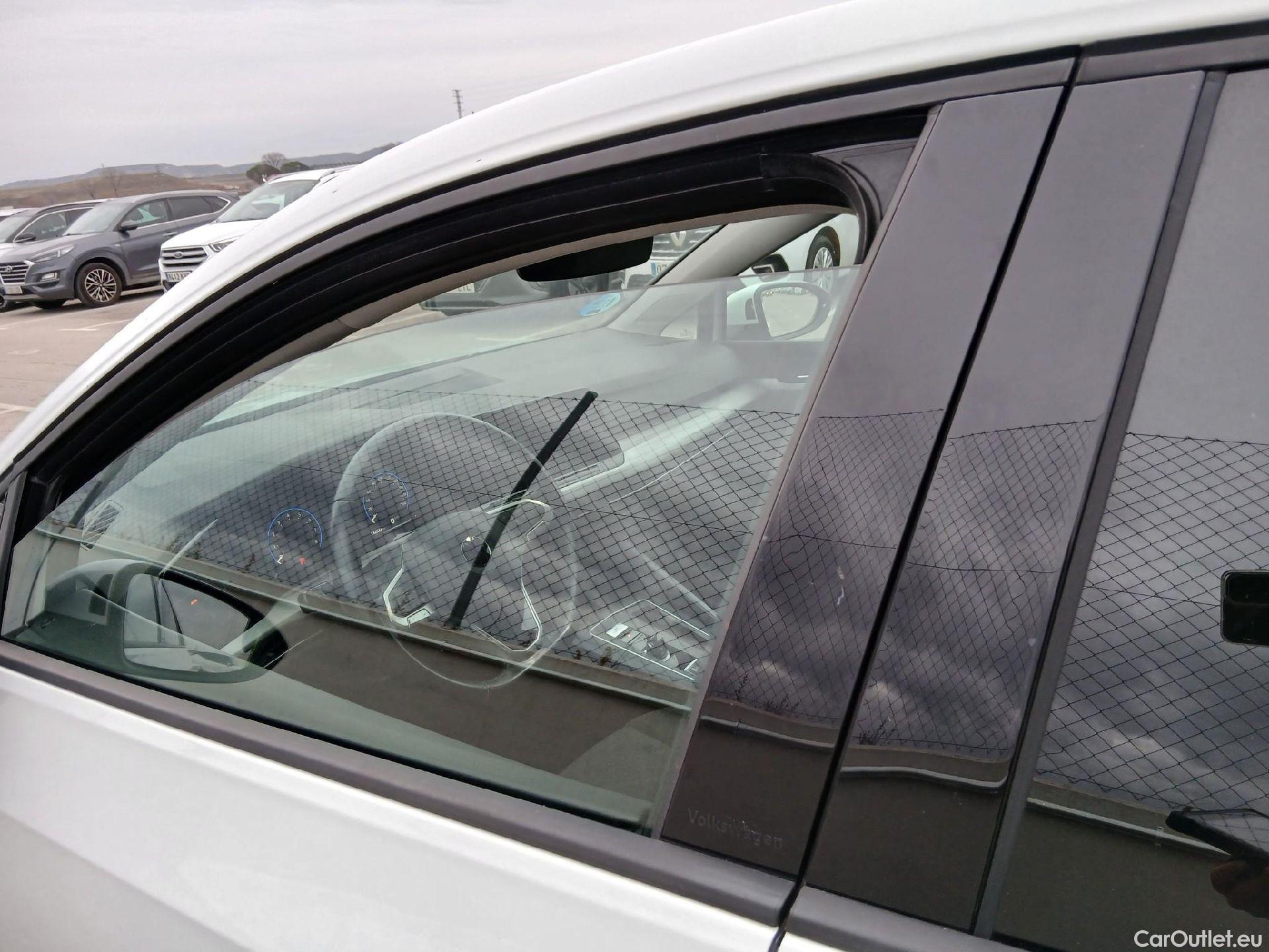  Volkswagen  Golf  VOLKSWAGEN / 2020 / 5P / berlina con portón Life 1.0 eTSI 81kW (110CV) DSG #22