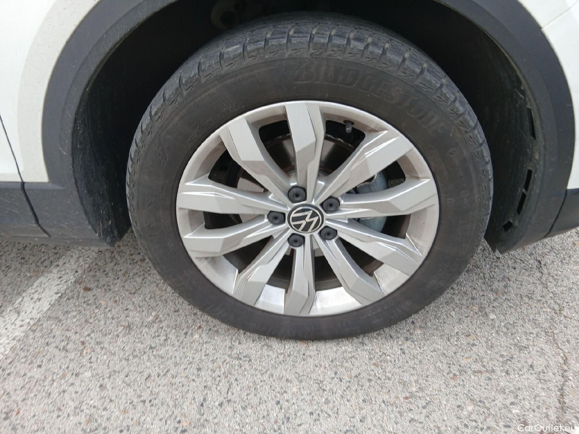  Volkswagen  T-ROC VOLKSWAGEN  / 2017 / 5P / todoterreno Advance 2.0 TDI 85kW (115CV) #48