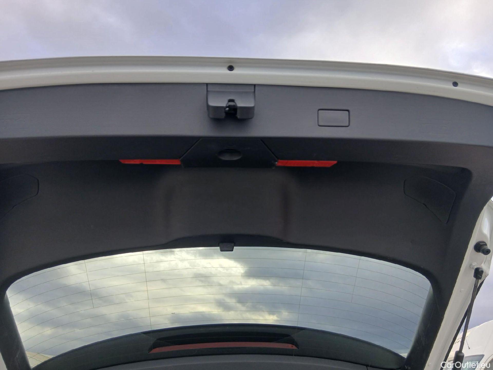  Volkswagen  T-ROC VOLKSWAGEN  / 2017 / 5P / todoterreno Advance 2.0 TDI 85kW (115CV) #34