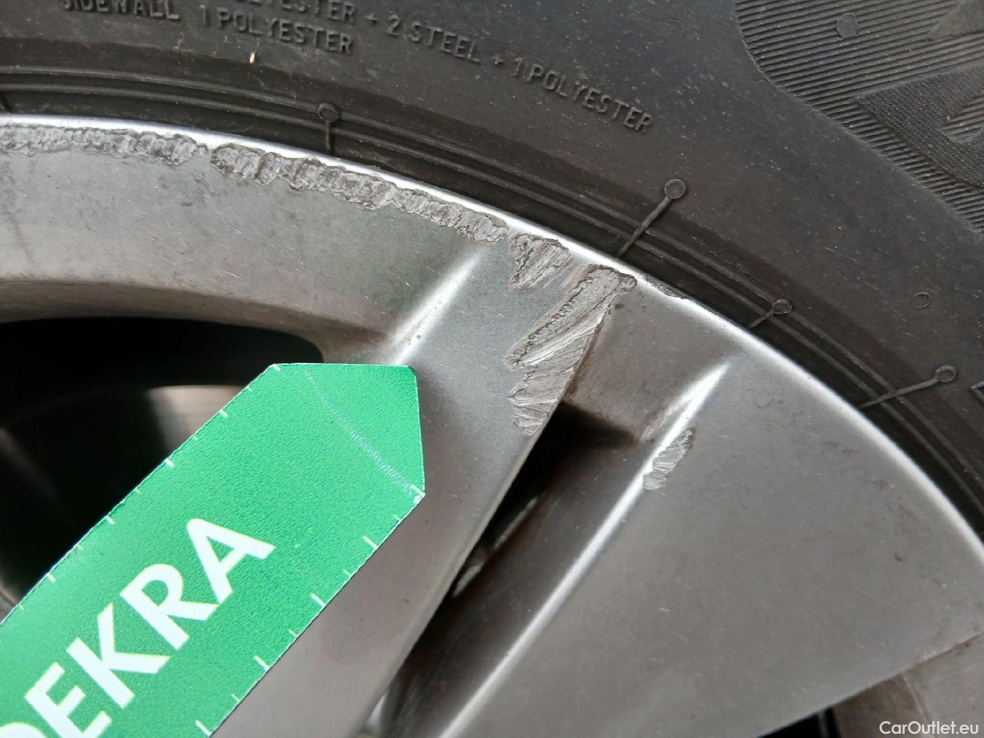  Volkswagen  Golf  VOLKSWAGEN / 2020 / 5P / berlina con portón Life 1.0 eTSI 81kW (110CV) DSG #55