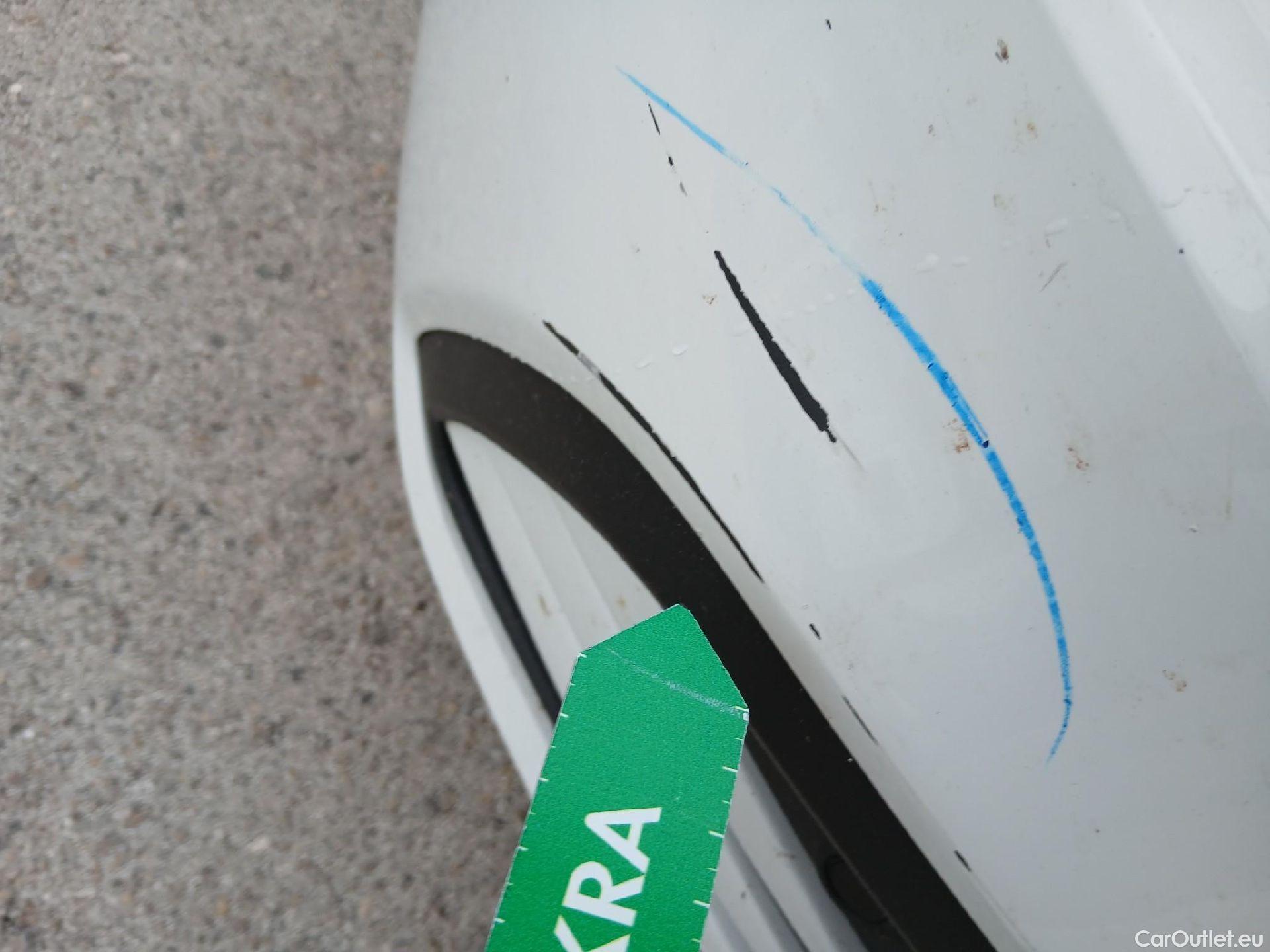  Volkswagen  Golf  VOLKSWAGEN / 2020 / 5P / berlina con portón Life 1.0 eTSI 81kW (110CV) DSG #3