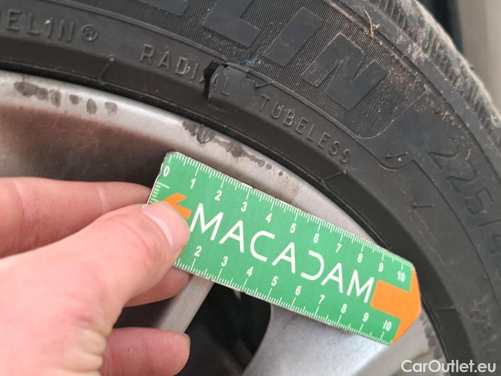  Bmw  Serie 1 BMW Série 1 / 2019 / 5P / Berline 1.5 116D DKG7 Business Design #30